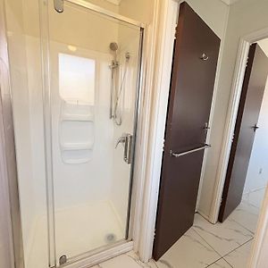One-Bedroom King Suite